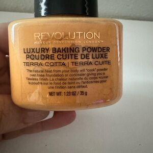 Makeup Revolution Luxury Baking Powder - Warm Terra Cotta